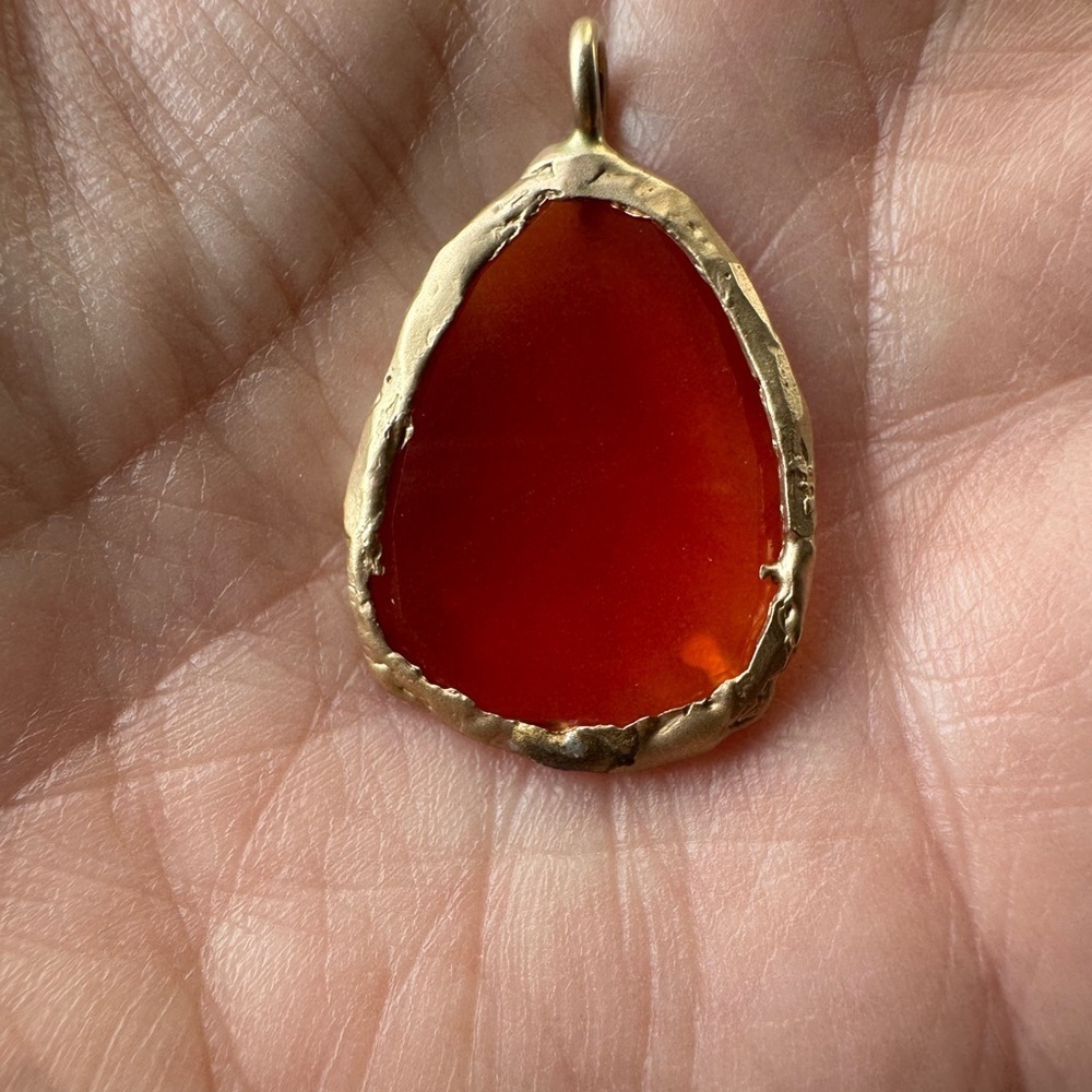 Victoria Cunningham 14k Gold OOAK Carnelian Pendant - Picture 5 of 5
